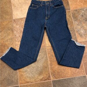 Carmar Size 24 Straight Leg Jeans – Dark Wash – Raw Hem – Excellent Condition